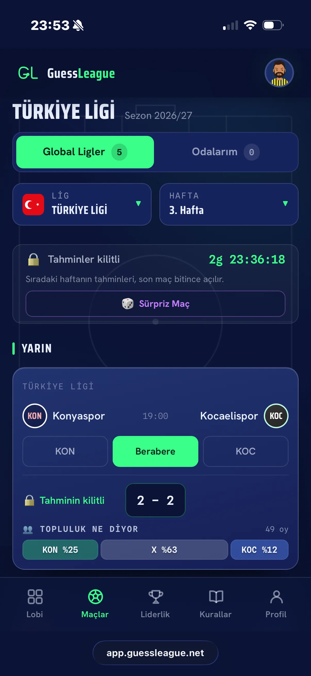 Guess League maç kartı: Süper Lig maçı için taraf seçimi, artı-eksi düğmeleriyle skor girişi, Gönder düğmesi ve topluluğun oy dağılımı.